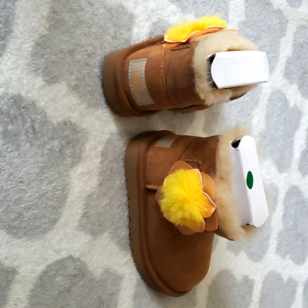 Ugg Mini Bailey II Cactus Flower Boots
